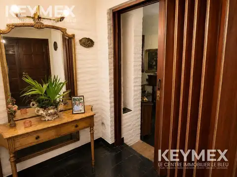 Casa en Venta con 4 cocheras