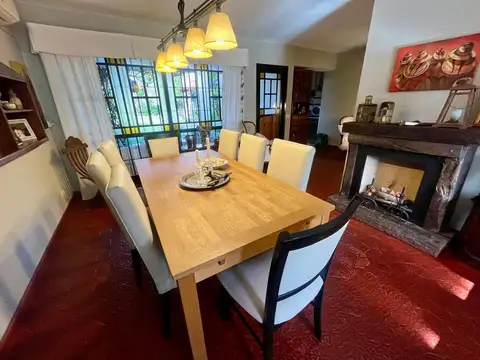 Casa en Venta con 4 cocheras