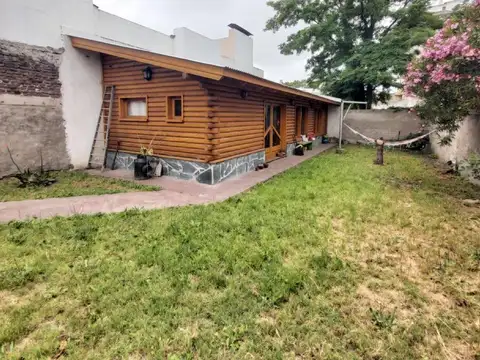 Casa 8 ambientes con 3 baños