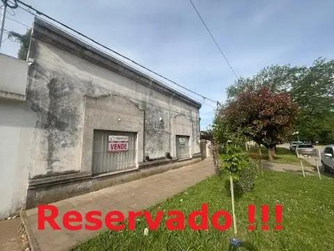Casa más Dpto. en pleno centro y con todos los servicios.