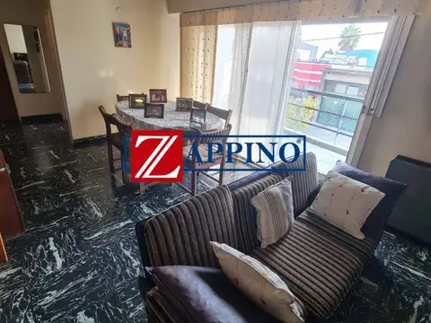 Depto Tipo Casa 4 ambientes con 2 baños