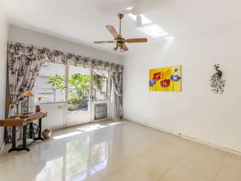 Venta Depto 4 ambientes contrafrente luminoso en Villa Urquiza.