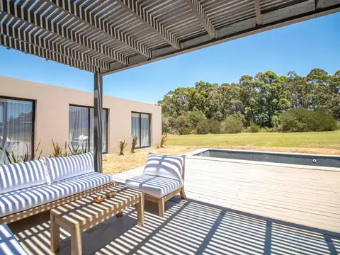 Casa en Alquiler Temporal en Manantiales, USD 8.000