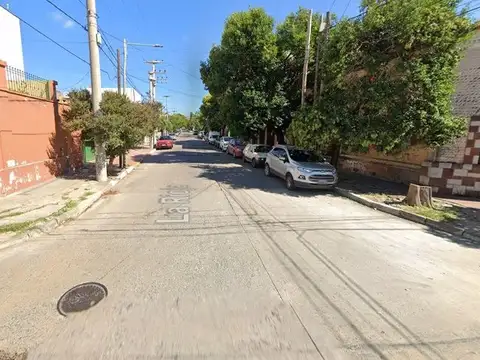 VENTA CASA ESQUINA B° ALBERDI INVERSION OPORTUNIDA