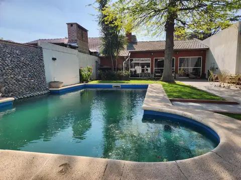 Casa con piscina en Escobar centro     ID 5534