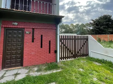 Depto Tipo Casa en Venta con 1 cocheras