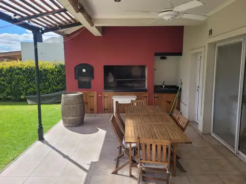 Casa en Alquiler Temporal de 4 dormitorios
