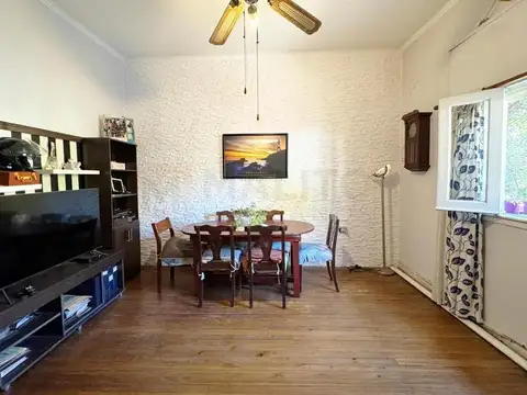 HERMOSA CASA CON PATIO Y TERRAZA