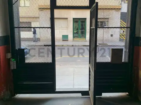 Hipolito Yrigoyen 2100, Piso 0