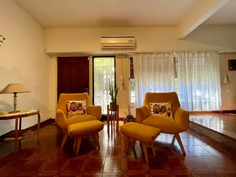 Casa en Venta en Barrio Parque, USD 365.000