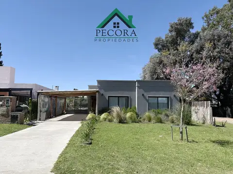 Casa en Alquiler en Pilar del Este - San Ramiro, USD 1.400