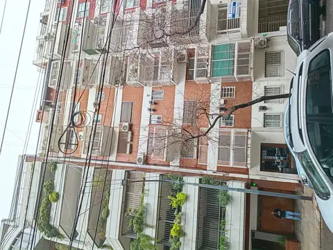EXCELENTE DEPTO. DE 1 AMBIENTE Y MEDIO EN LA CALLE ZUVIRIA AL 0, CABALLITO