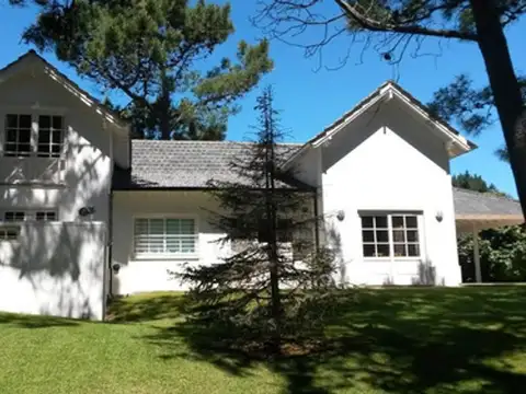 Casa 5 Ambientes Carilo Avestruz Al 300 Alquiler