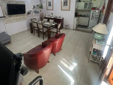 Depto Tipo Casa 3 ambientes con 2 baños