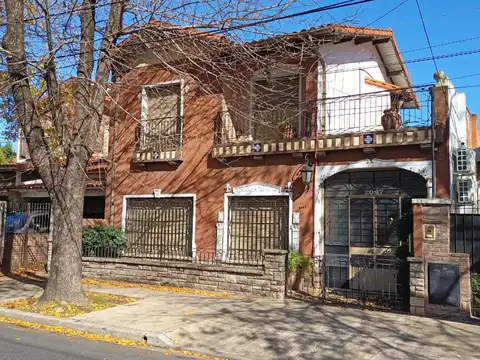 VENTA CASA 4 AMBIENTES EN VILLA ADELINA