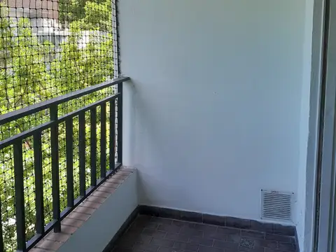 Almirante Brown 2200, Piso 03