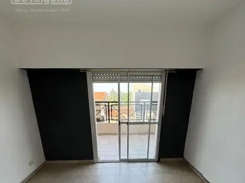 Depto Tipo Casa en Alquiler en Castelar, $ 430.000