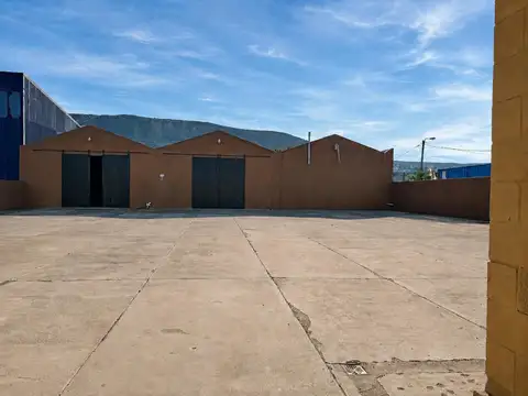 Galpones para deposito, oficina y playa de maniobra