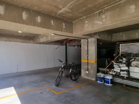 VENTA COCHERA SEMICUBIERTA VILLA PUEYRREDON PB