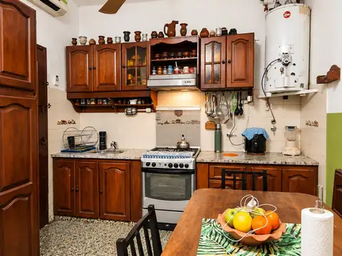 Casa 5 ambientes con 2 baños