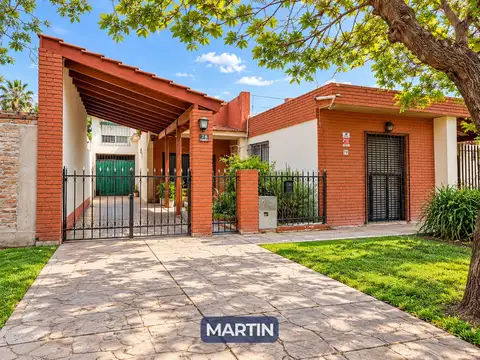 Casa en venta c/ cochera en Los Polvorines