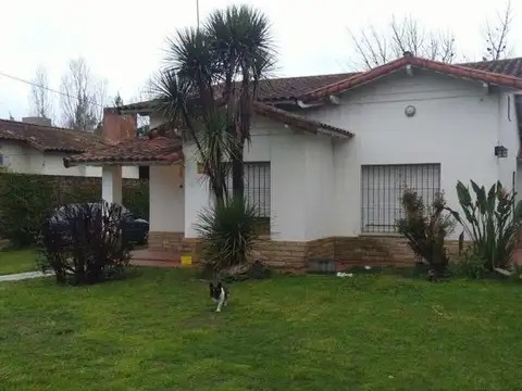 EXCELENTE PROPIEDAD EN MORENO CALLE ITUZAINGO