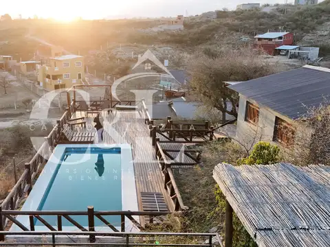COMPLEJO TURÍSTICO DE 3 UNIDADES A MTS DEL RÍO LOS CHORRILLOS, ESTANCIA VIEJA