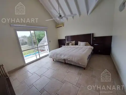 Casa en Venta con 4 cocheras