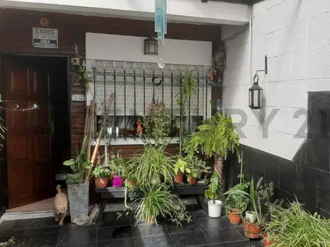 Cnel. Juan Antonio Lezica 2700, Piso 0