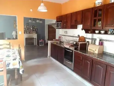 Departamento 4 ambientes con 2 baños