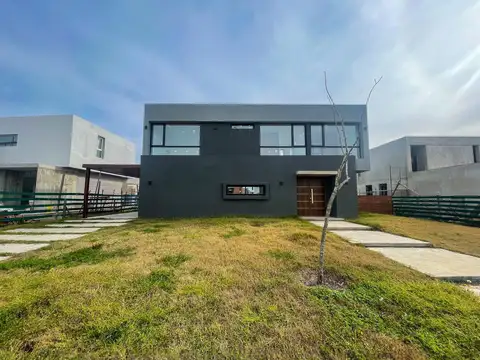 Casa en Alquiler de 4 dormitorios