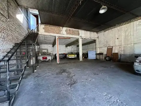 VENTA GALPON CON CASA 2 DORMITORIOS EN BELGRANO