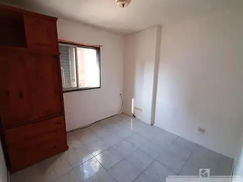 Departamento 1 amb dividido en cercania a la estación de  Moron