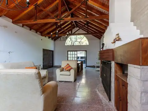CASA VENTA EN LOTE DE 3563 M2 APTA C. HIPOTECARIO