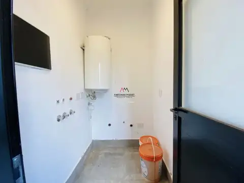 Casa en Alquiler con 2 cocheras