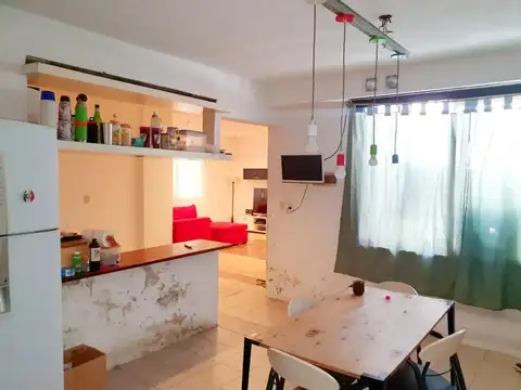 Depto Tipo Casa 6 ambientes con 2 baños