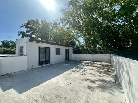 Casa de Familia ubicada sobre Avenida