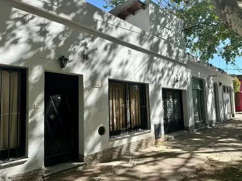 Casa de Familia ubicada sobre Avenida