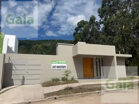 Casa a estrenar Barrio Los Profesionales, zona norte