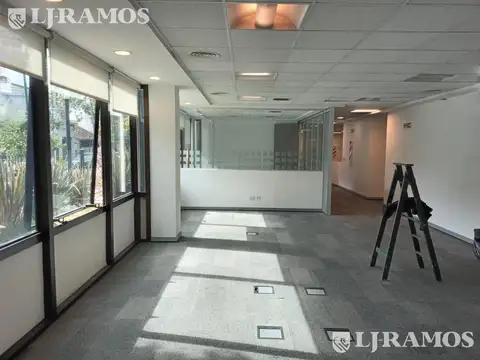 Alquiler de oficina de 278 m2 en Martínez
