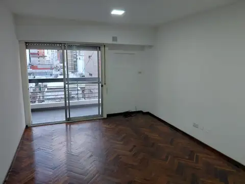 Alquiler de Espectacular Monoambiente con Balcón al Frente