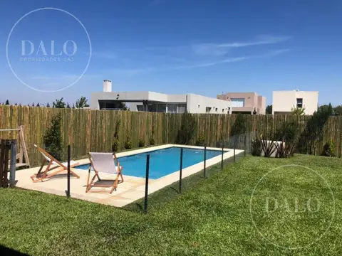 Boulevard de todos los santos al 4300