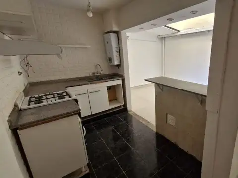 VENTA DPTO 100MTS A REFORMAR PATIO PARRILLA FLORES