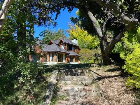 Venta de única casa y bungalow con costa y muelle al Lago Nahuel Huapi, Bº Bahia Serena, Bariloche