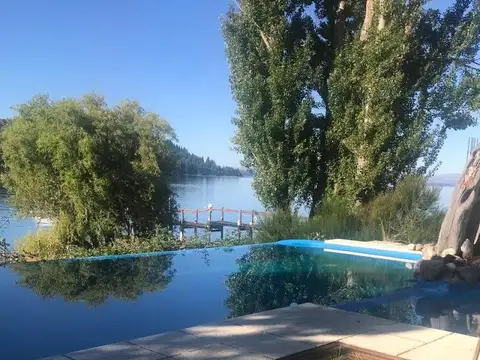 Venta de única casa y bungalow con costa y muelle al Lago Nahuel Huapi, Bº Bahia Serena, Bariloche