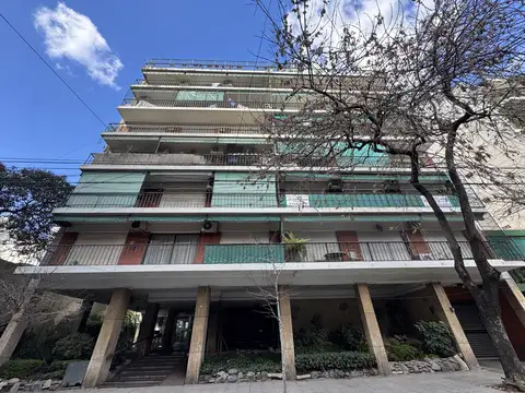 4 AMB. + DEP. SERV. COMPLETA FRENTE BALCÓN CORRIDO COCHERA FIJA CUBIERTA LAVEDERO INDEP. COCC COMEDOR