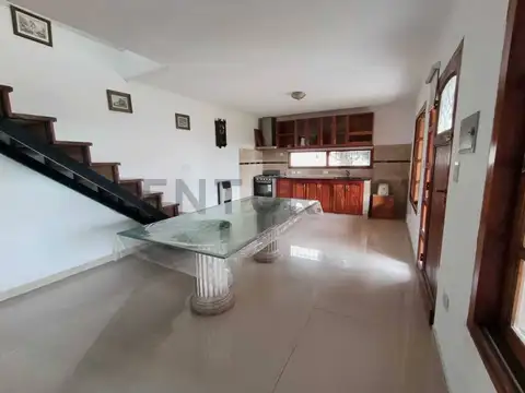 13 bis y 668. Casa de 3 AMBIENTES en Alquiler, Villa Garibaldi, La Plata.