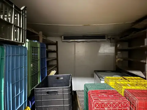 Venta Local comercial sobre Av. Garzón