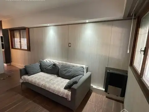 Depto Tipo Casa 4 ambientes con 2 baños