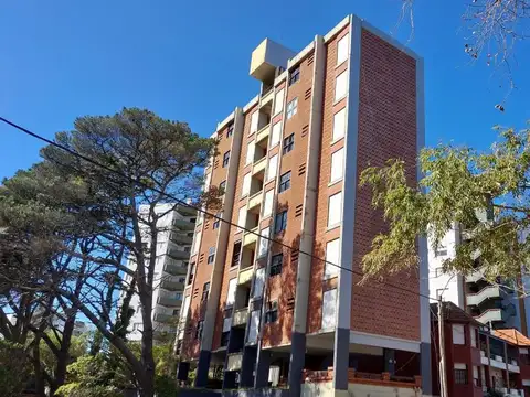 Departamento - Venta - Villa Gesell - 3 Ambientes - Cochera Semicubierta